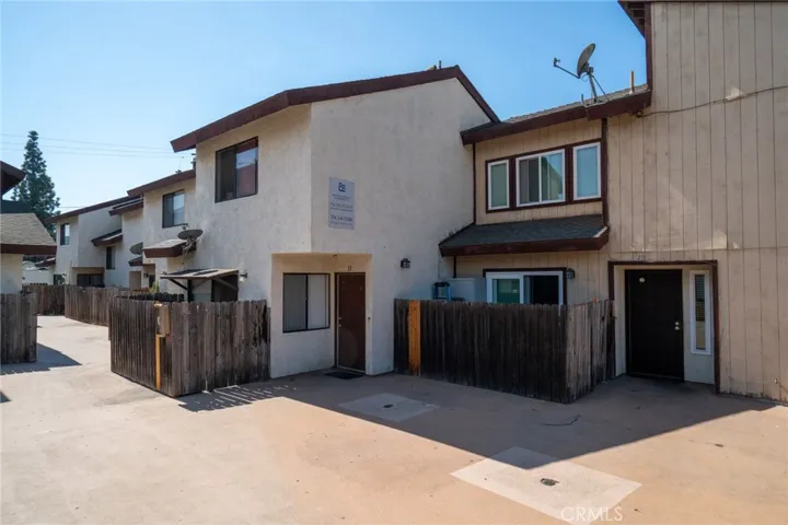 520 E Walnut Street, Santa Ana, California 92701