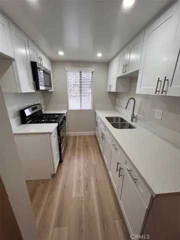520 E Walnut Street, Santa Ana, California 92701