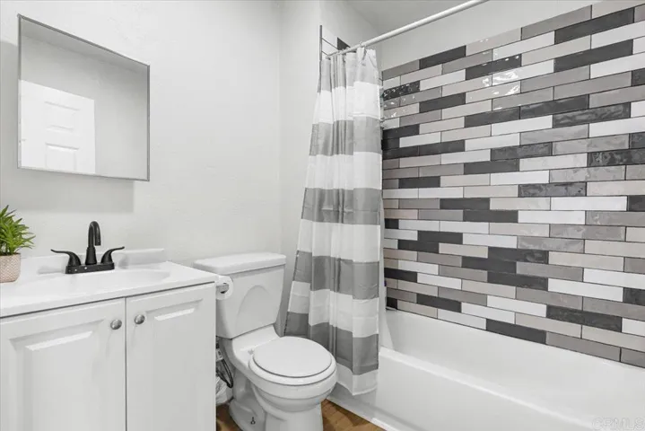 331 S Main Avenue, Fallbrook, California 92028