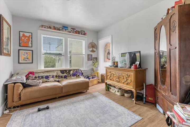 331 S Main Avenue, Fallbrook, California 92028