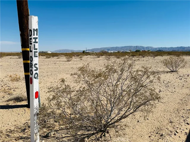 1188 Mile Square Road, Joshua Tree, California 92252