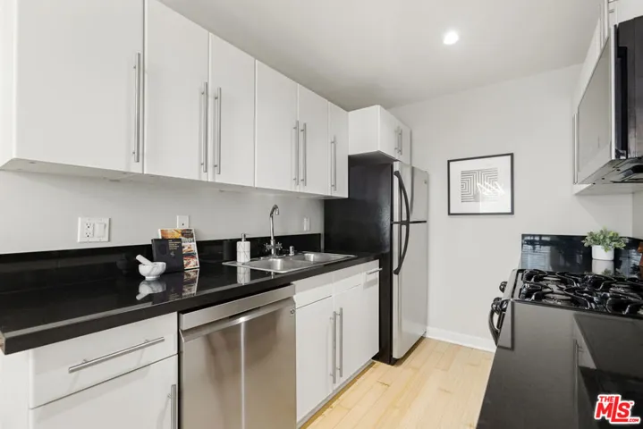 1535 Granville Avenue 107, Los Angeles, California 90025