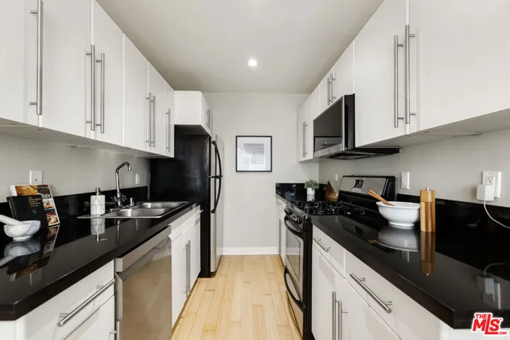 1535 Granville Avenue 107, Los Angeles, California 90025