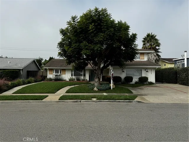 2777 Lorenzo Avenue, Costa Mesa, California 92626