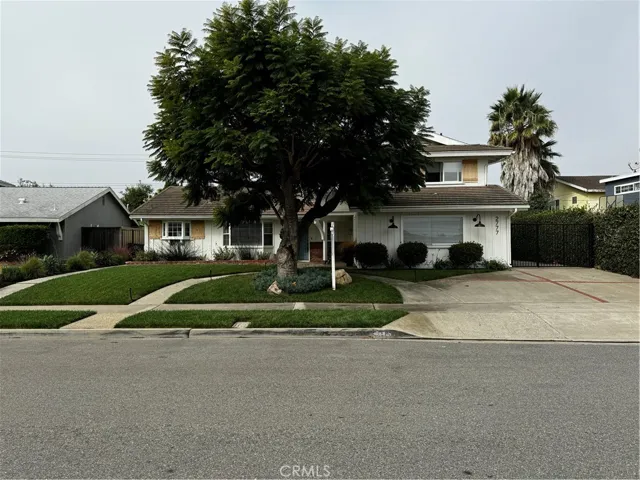 2777 Lorenzo Avenue, Costa Mesa, California 92626