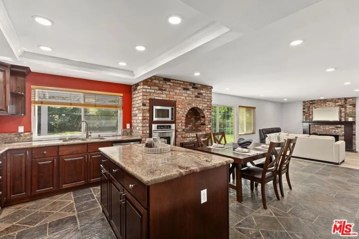 6808 E Georgetown Circle, Anaheim Hills, California 92807