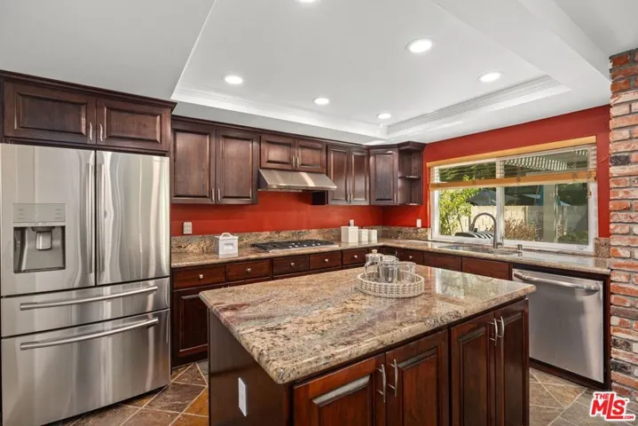 6808 E Georgetown Circle, Anaheim Hills, California 92807