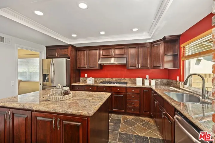 6808 E Georgetown Circle, Anaheim Hills, California 92807