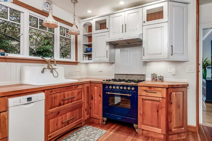 1652 Oak View Avenue, Kensington, California 94707