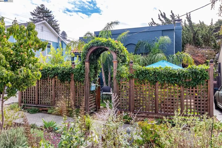 1652 Oak View Avenue, Kensington, California 94707