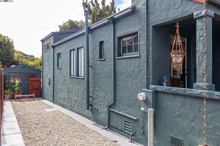 1652 Oak View Avenue, Kensington, California 94707