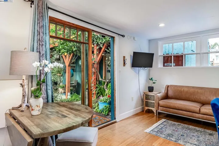 1652 Oak View Avenue, Kensington, California 94707