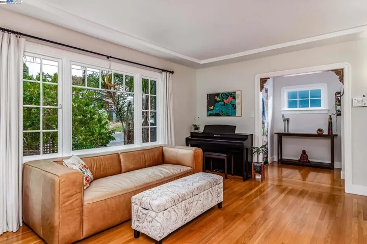 1652 Oak View Avenue, Kensington, California 94707