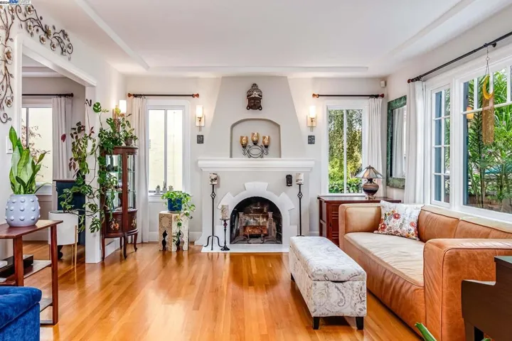 1652 Oak View Avenue, Kensington, California 94707