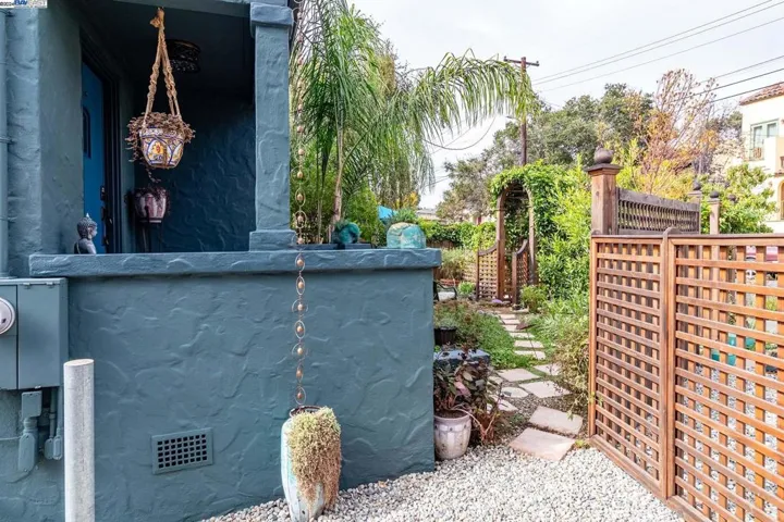 1652 Oak View Avenue, Kensington, California 94707