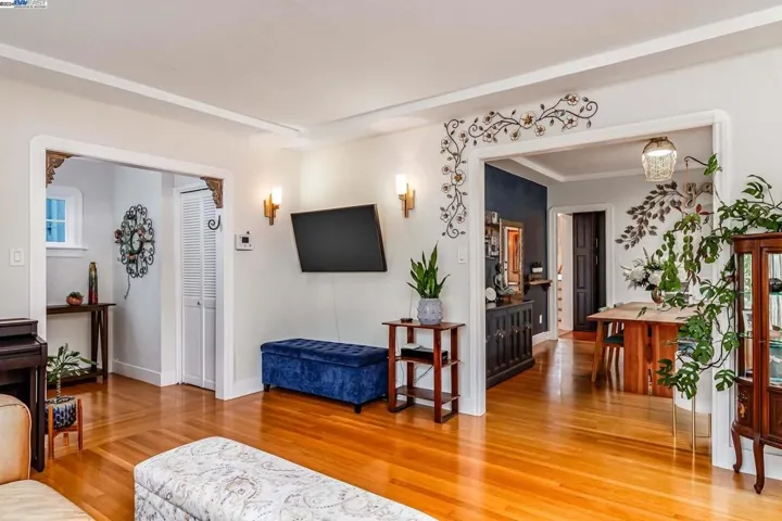 1652 Oak View Avenue, Kensington, California 94707