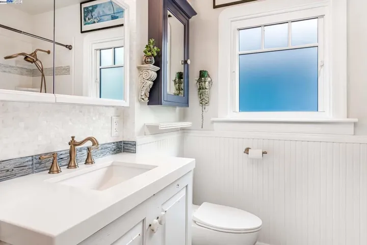 1652 Oak View Avenue, Kensington, California 94707