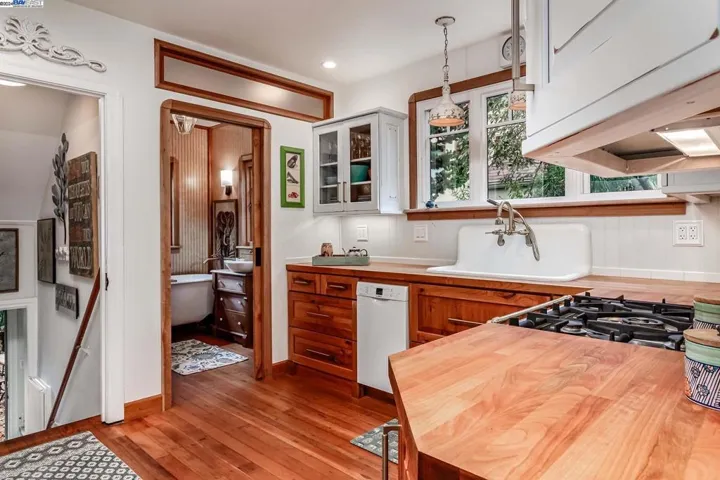 1652 Oak View Avenue, Kensington, California 94707