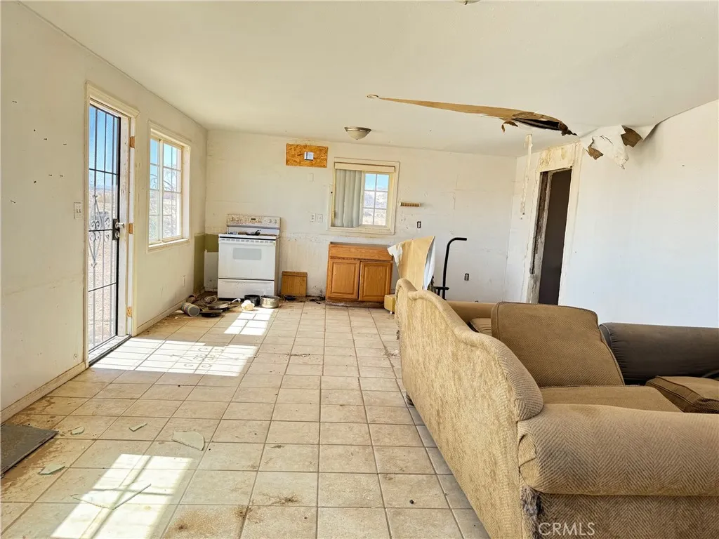 81118 Screech Owl Road, 29 Palms, California 92277 home-pic-1
