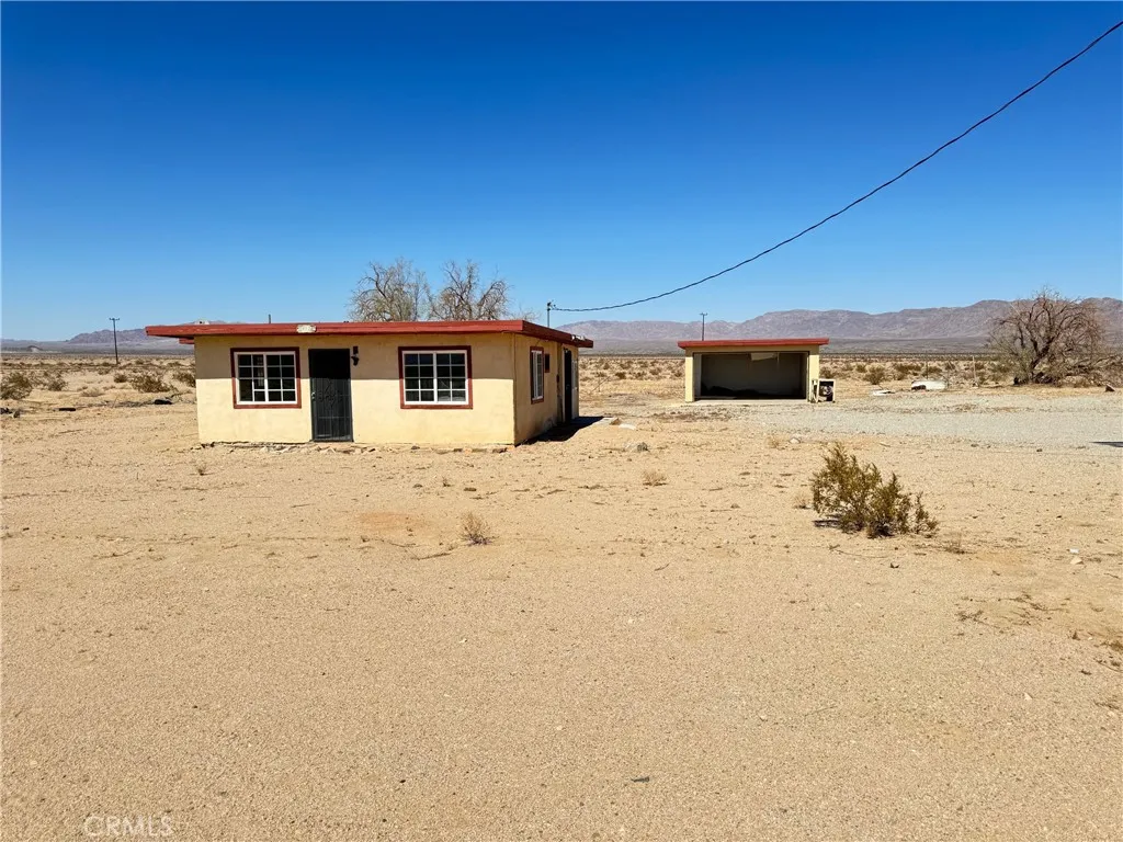 81118 Screech Owl Road, 29 Palms, California 92277 home-pic-0