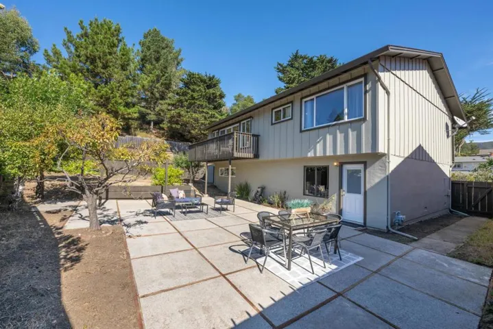 17 Tioga Way, Pacifica, California 94044