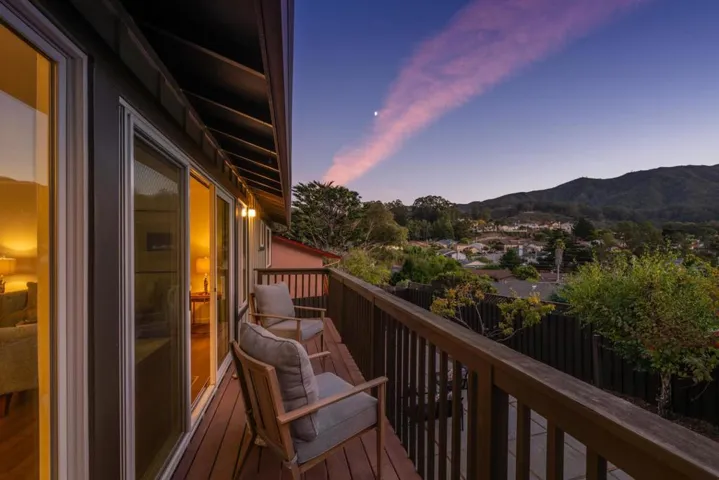 17 Tioga Way, Pacifica, California 94044