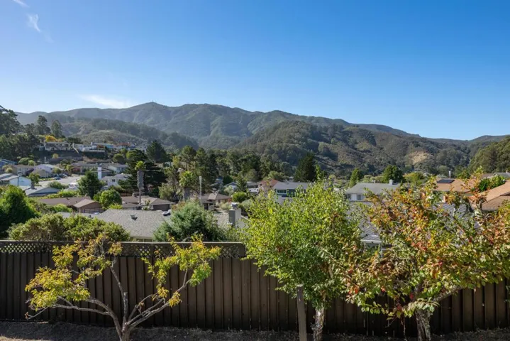 17 Tioga Way, Pacifica, California 94044