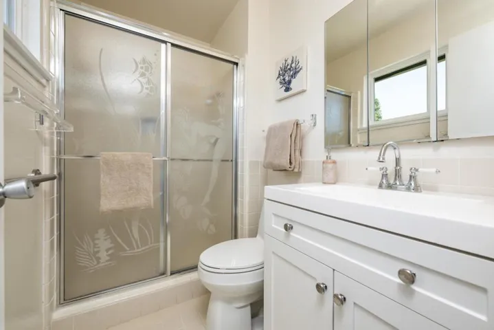 17 Tioga Way, Pacifica, California 94044