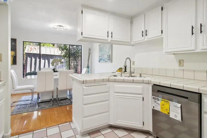 6248 Jarvis Ave, Newark, California 94560-1243