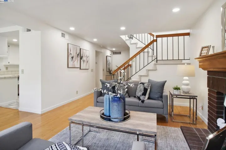 6248 Jarvis Ave, Newark, California 94560-1243