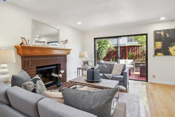 6248 Jarvis Ave, Newark, California 94560-1243
