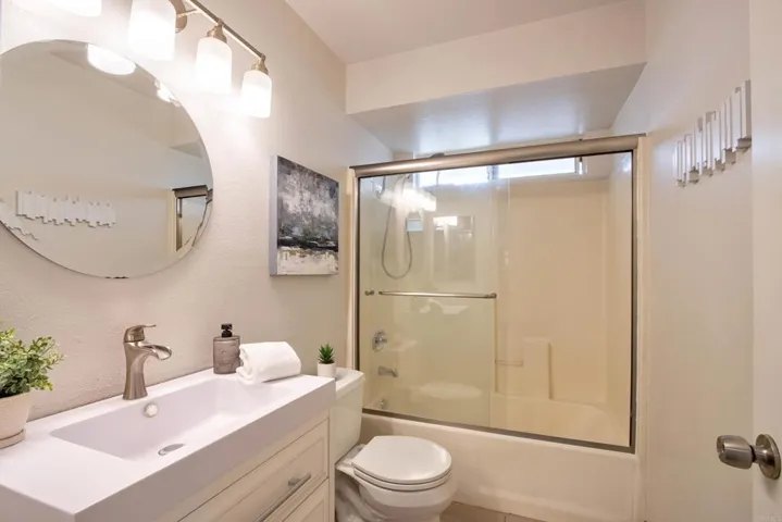 30562 Southern Cross Road, Temecula, California 92592