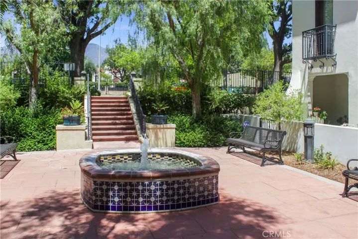 2480 E Villa Street 8, Pasadena, California 91107