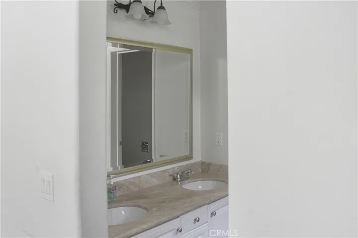 2480 E Villa Street 8, Pasadena, California 91107