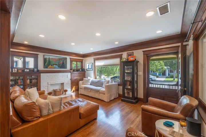 375 Orizaba Avenue, Long Beach, California 90814