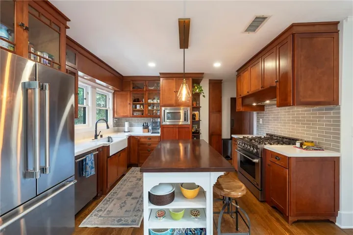 375 Orizaba Avenue, Long Beach, California 90814