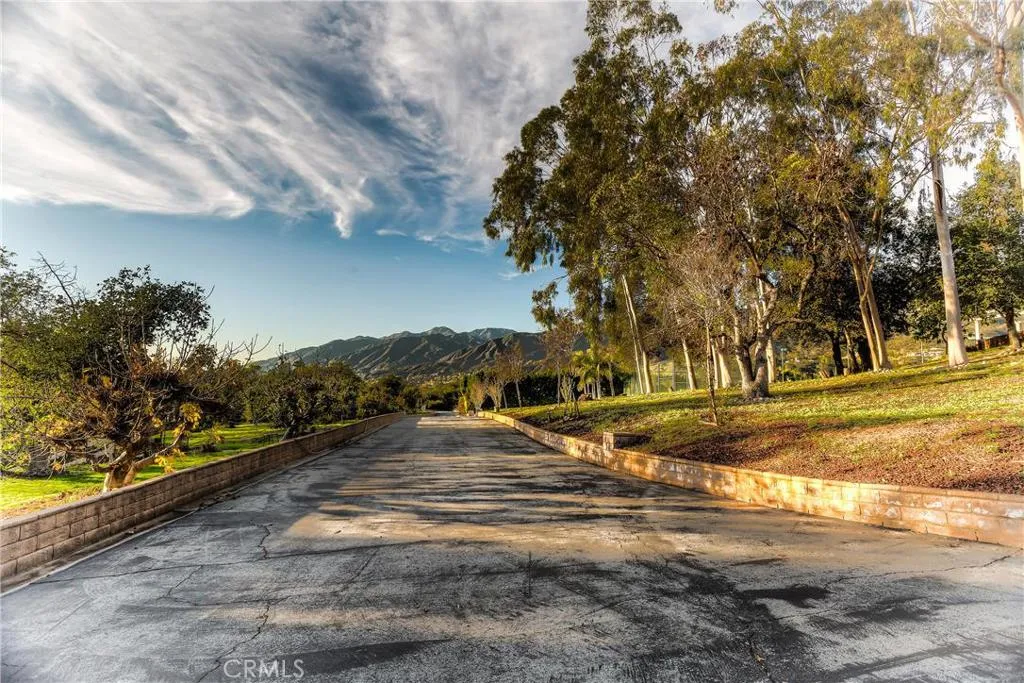 682 Deodar Lane, Bradbury, California 91008 home-pic-24