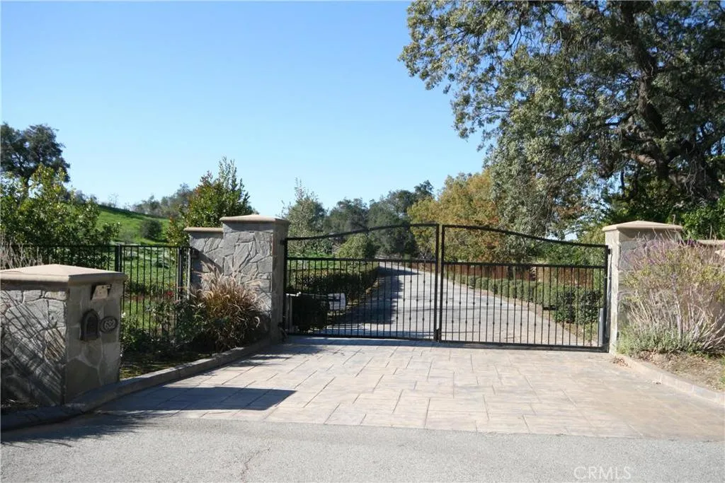 682 Deodar Lane, Bradbury, California 91008 home-pic-3