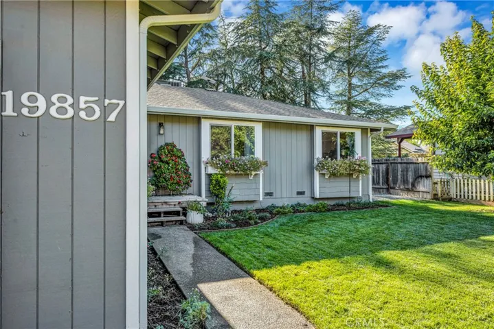19857 Mountain N, Hidden Valley Lake, California 95467