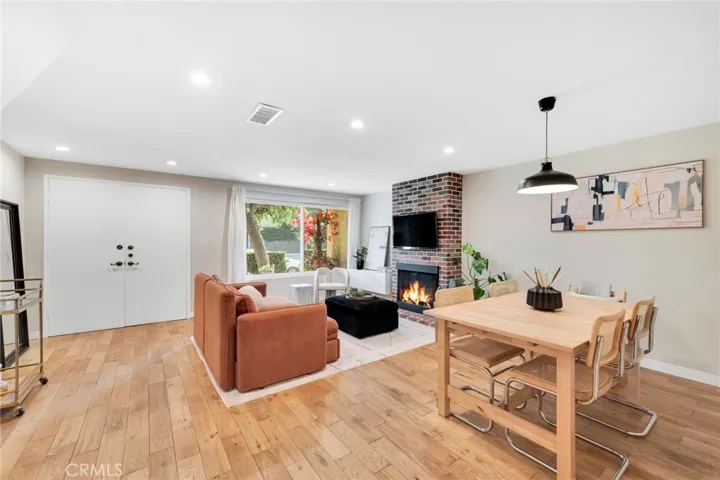 16733 Vanowen Street 41, Lake Balboa, California 91406