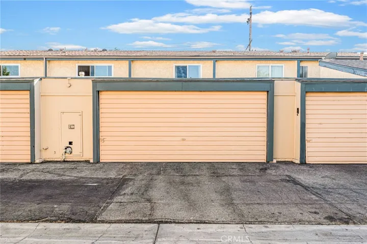 16733 Vanowen Street 41, Lake Balboa, California 91406