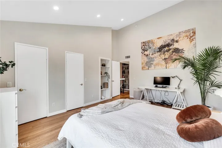 16733 Vanowen Street 41, Lake Balboa, California 91406