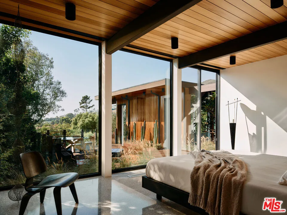 5637 Busch Drive, Malibu, California 90265 home-pic-10