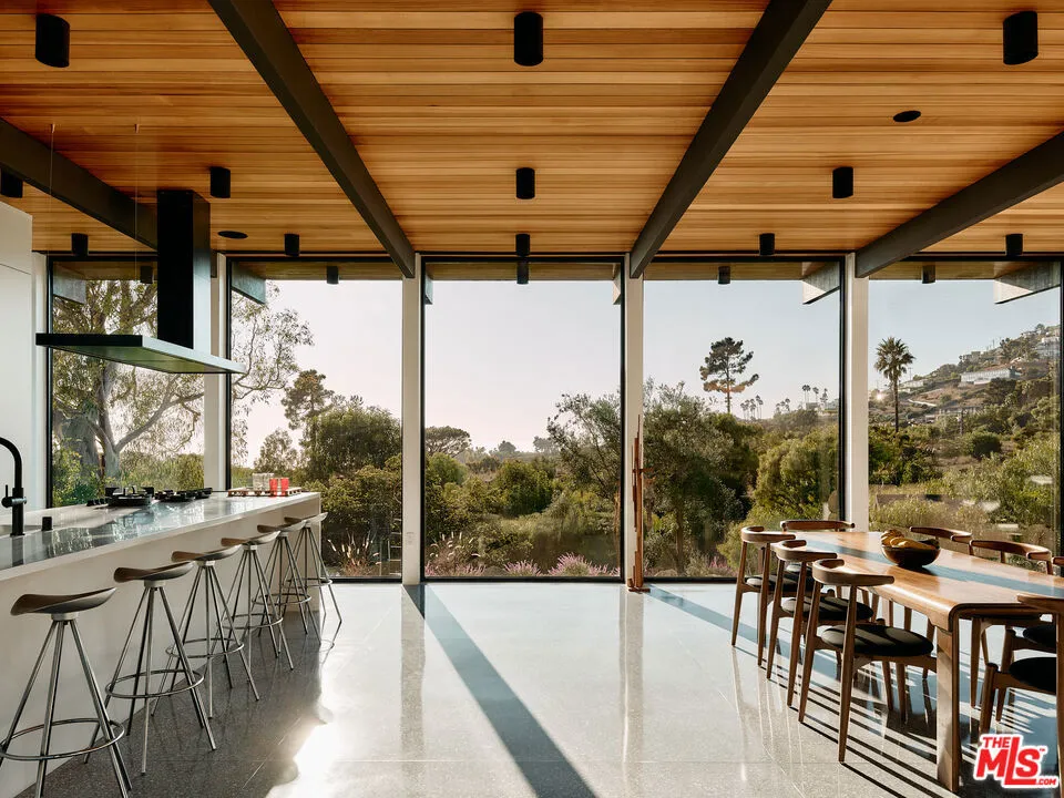 5637 Busch Drive, Malibu, California 90265 home-pic-4
