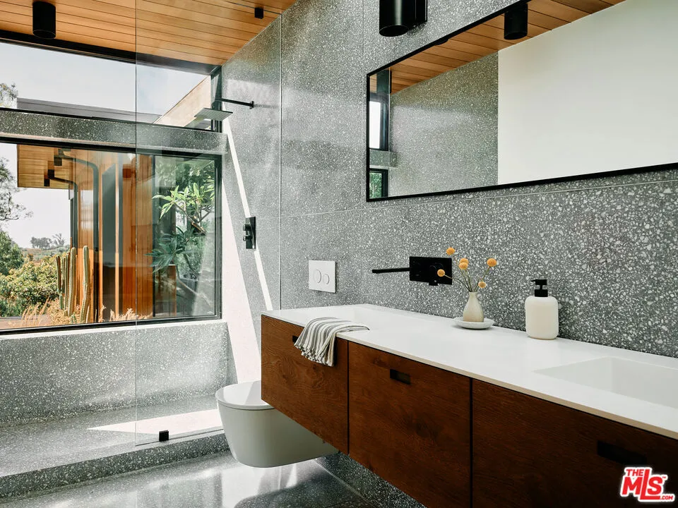 5637 Busch Drive, Malibu, California 90265 home-pic-15