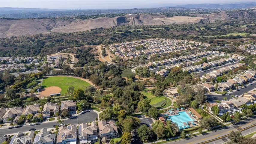 91 Bloomfield Lane, Rancho Santa Margarita, California 92688