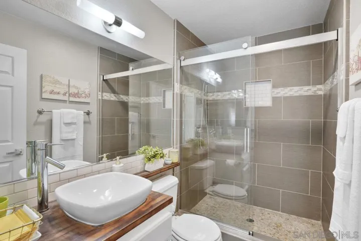 5173 Avenida De La Plata, Oceanside, California 92057