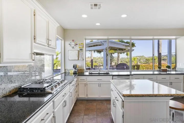 5173 Avenida De La Plata, Oceanside, California 92057