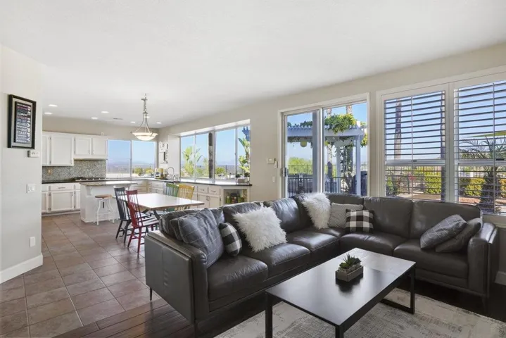 5173 Avenida De La Plata, Oceanside, California 92057