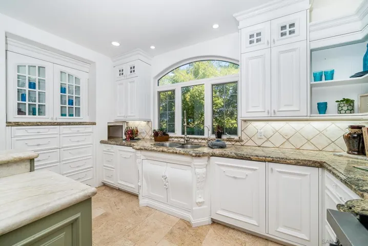 5 Rolling View Lane, Fallbrook, California 92028